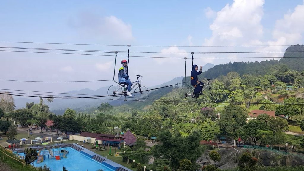 7 Wahana Sepeda Gantung Yang Oke Banget di Indonesia