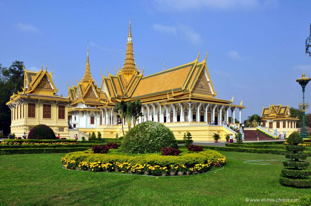 Istana Raja dan Silver Pagoda