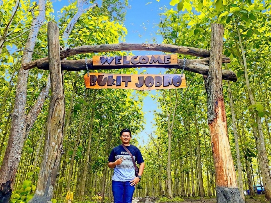 Tempat Wisata Bukit Jodho Tulung Agung