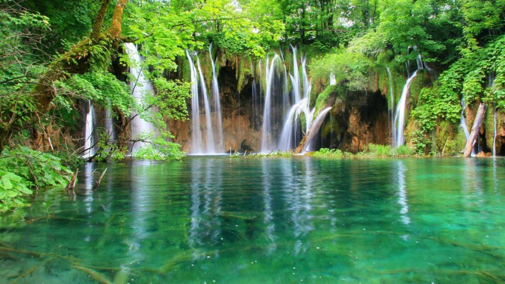 Travelling Ke Taman Nasional Danau Plitvice