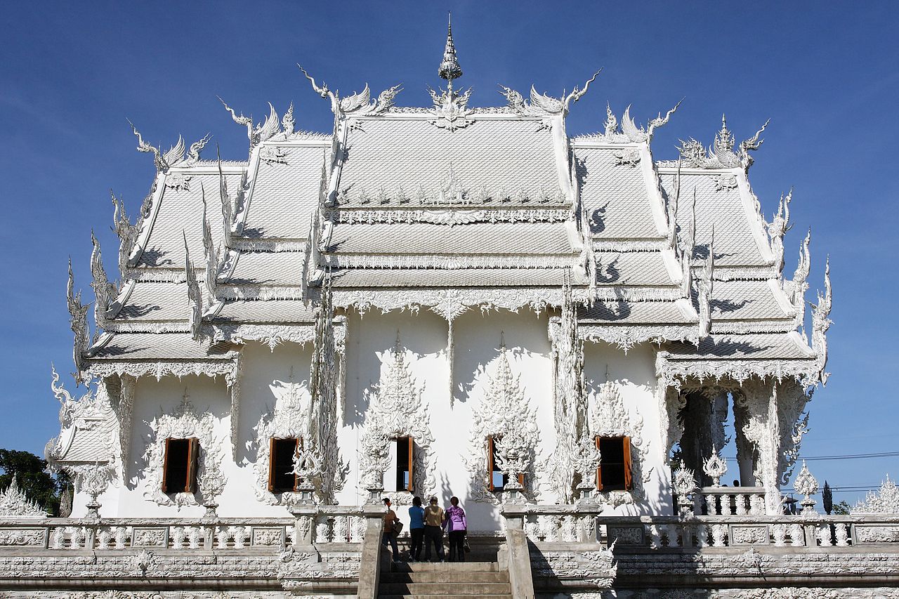 Wisata Kuil Wat Rong Khun