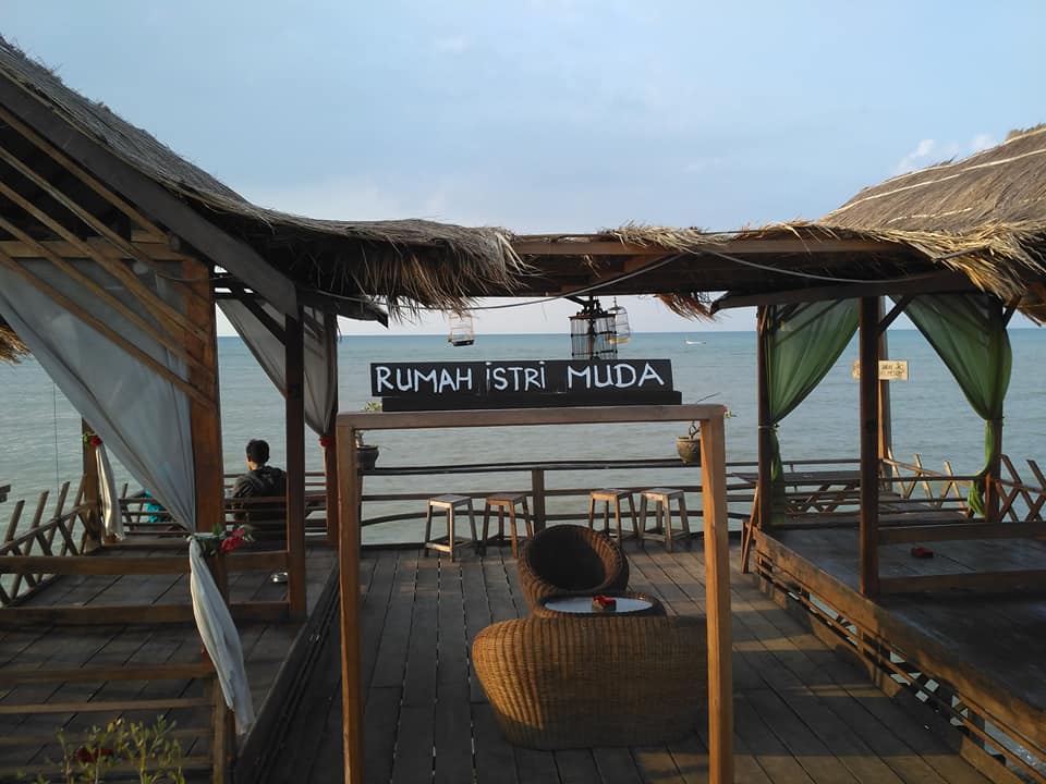 Wisata Pantai Jodoh Madura 3