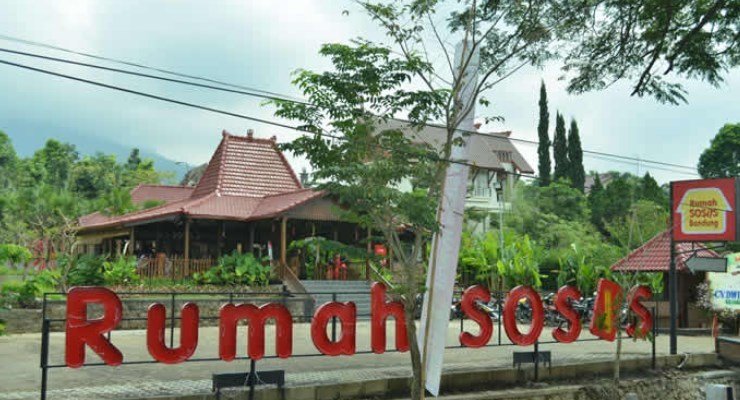 Wisata-Rumah-Sosis-Bandung
