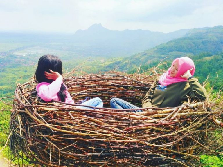 Wisata Sangkar Burung Bukit Jodho Tulungagung
