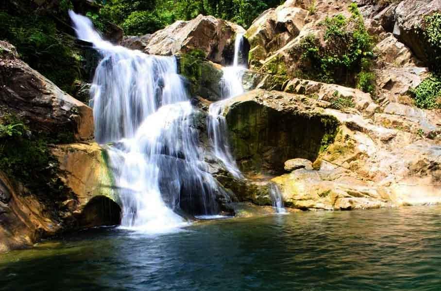 wisata Air Terjun Suhom