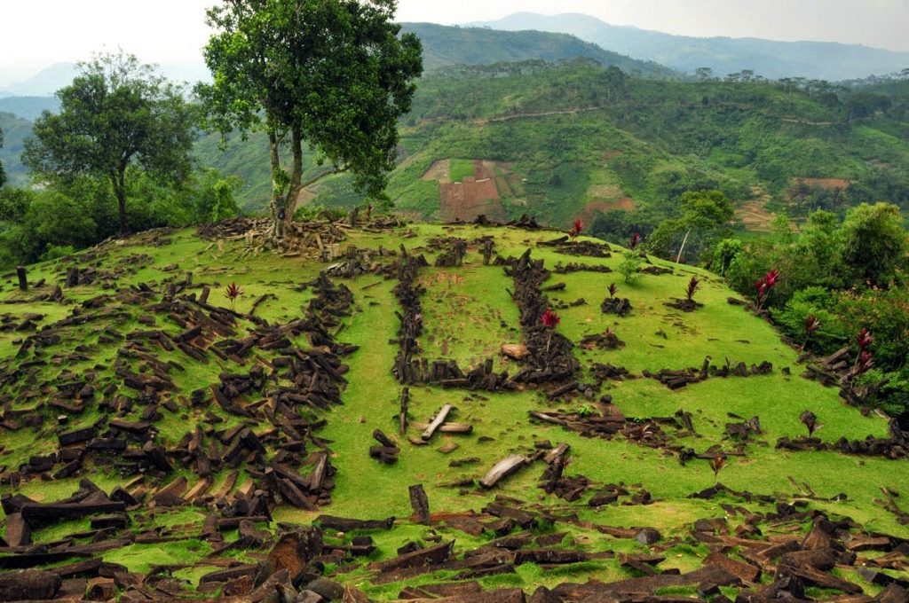 wisata heritage situs Gunung Padang