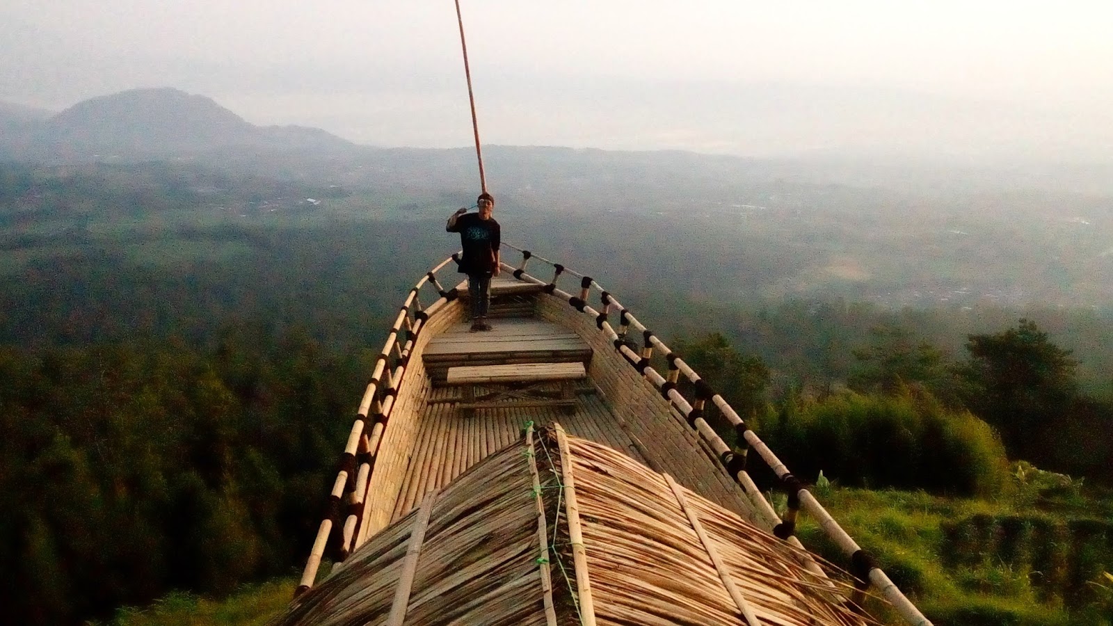 6 Gardu Pandang Yang Lagi Hits di Indonesia