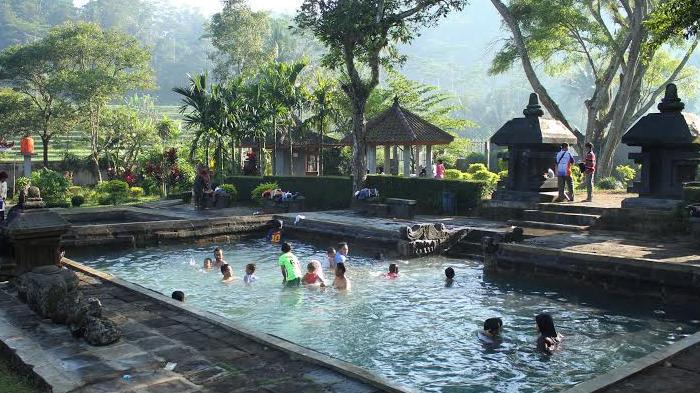 Pemandian Air Hangat Candi Umbul