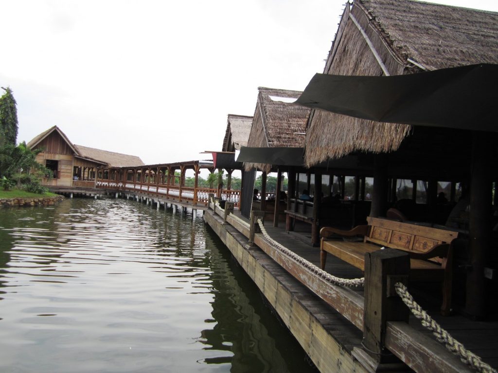 Rumah Makan Kampung Laut