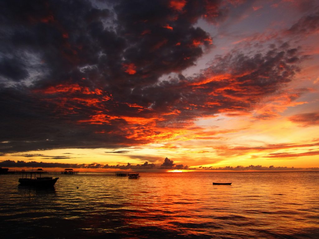 sunrise pulau derawan