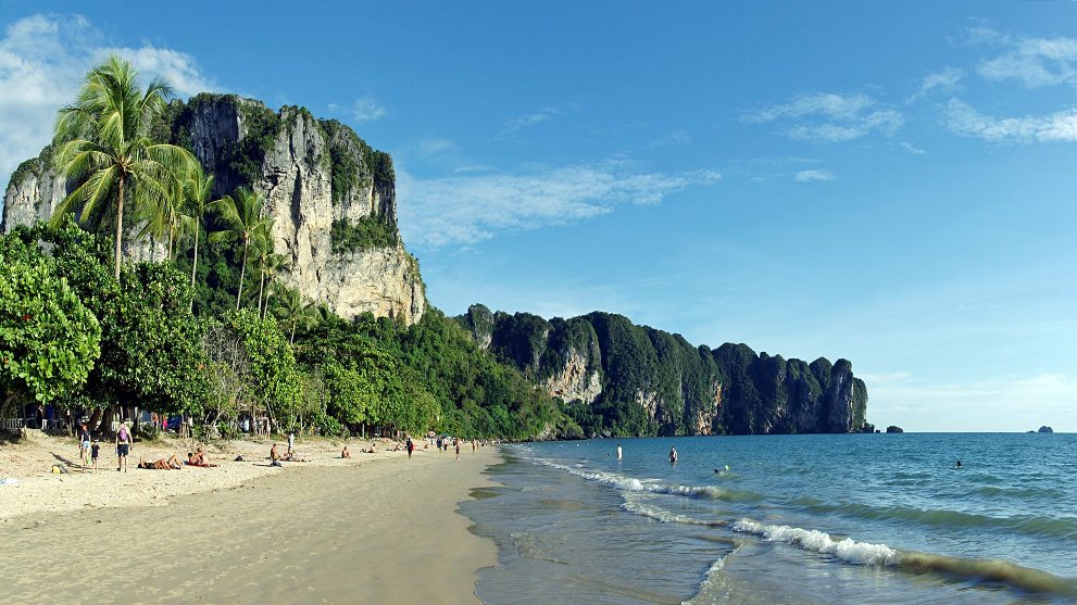 PANTAI AO NANG