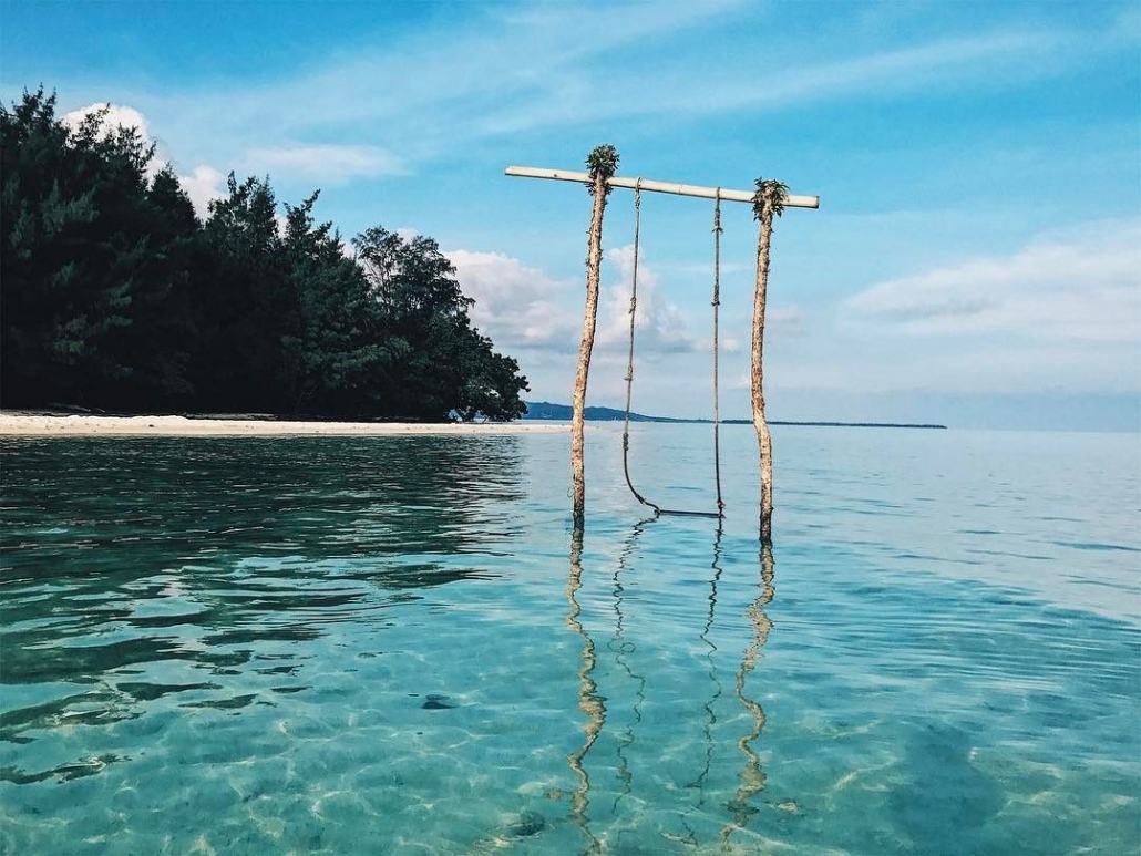 Pantai di Pulau Karimun Jawa