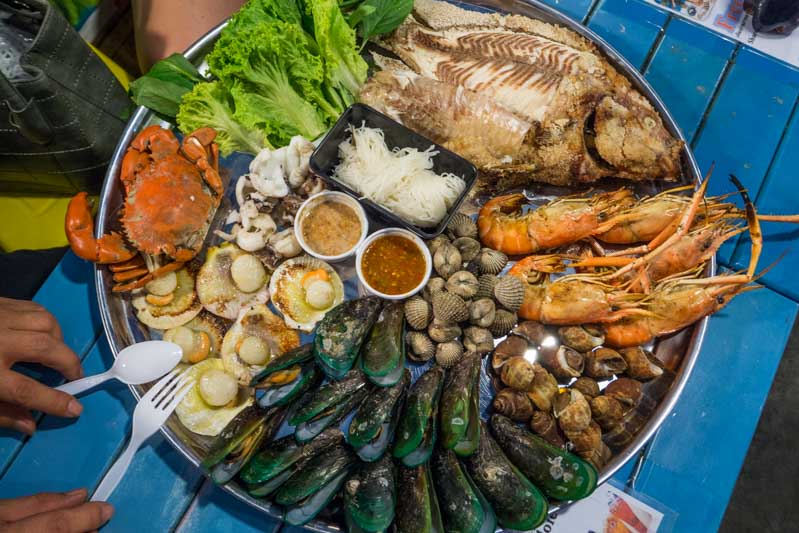 Pao Maem Loie Kuliner Khas Thailand