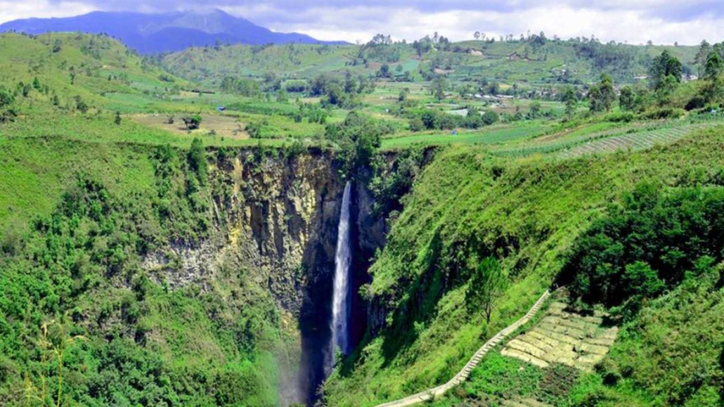 Air Terjun Sipiso piso