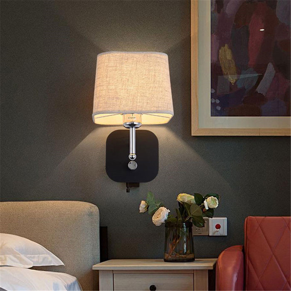 saklar lampu di kamar hotel