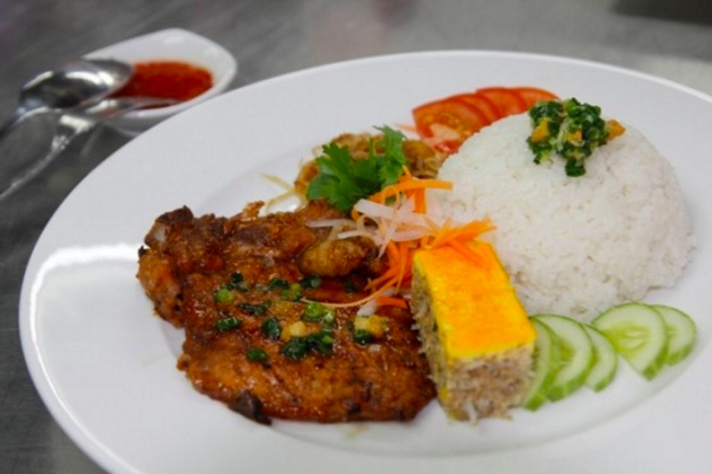 Makanan Khas Vietnam COM TAM