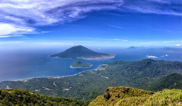 Mendaki Puncak Kie Matubu - Wisata Kota Tidore