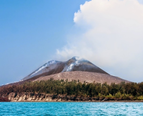 Menikmati Keindahan Alam Indonesia Di Wisata Krakatau Yang Seru