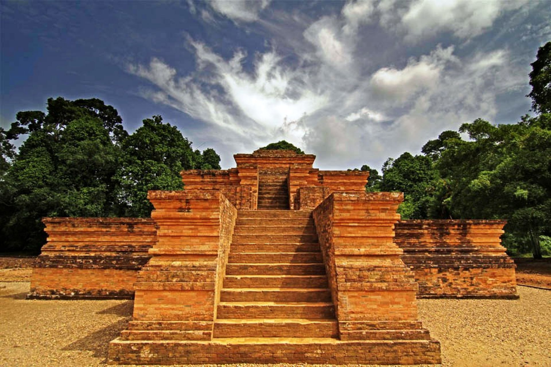 Liburan Sambil Belajar Sejarah ! Inilah 5 Destinasi Wisata Alam dan Budaya Jambi