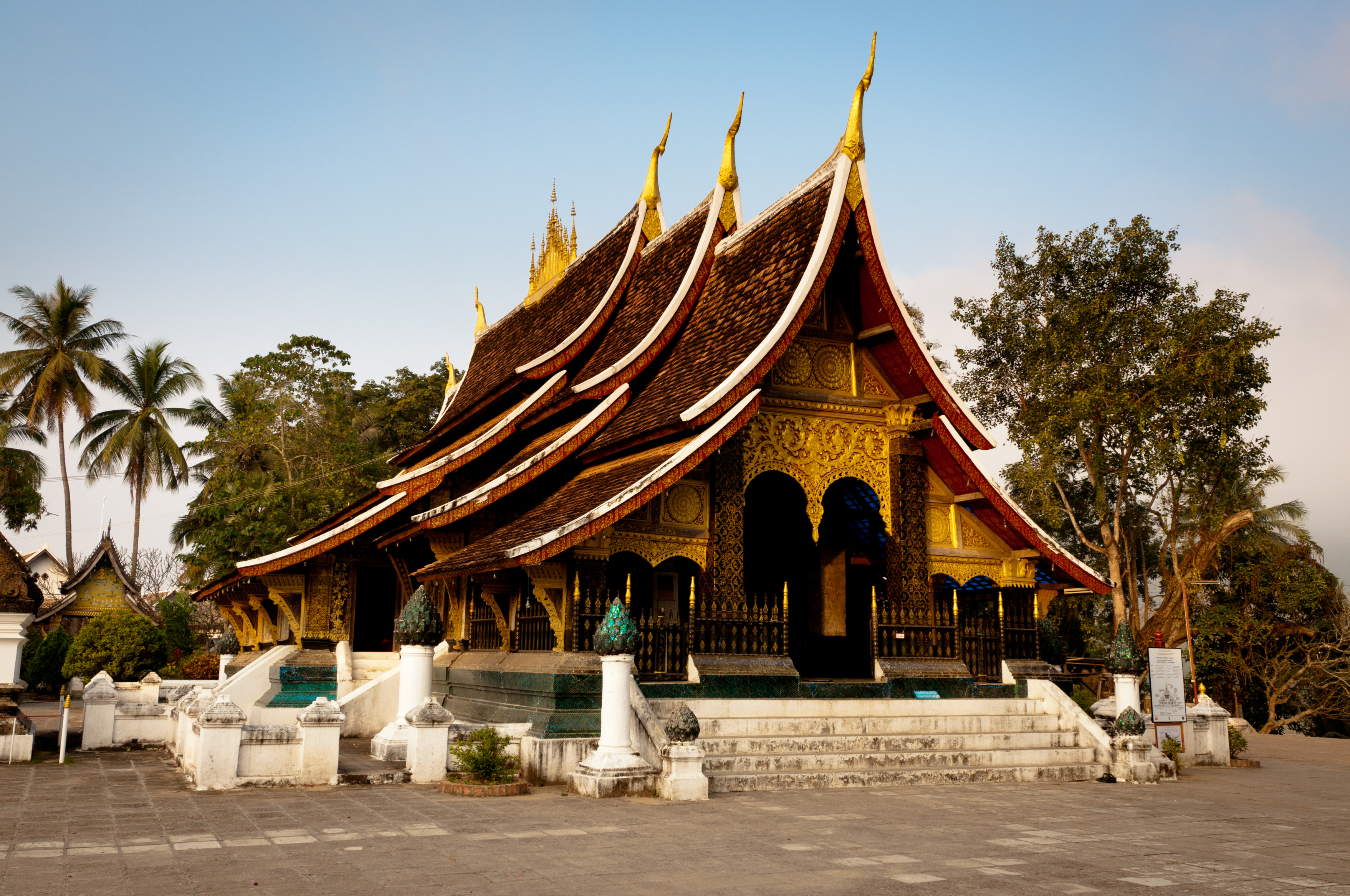 Mengunjuingi 10 Destinasi Wisata Laos Yang Populer Di