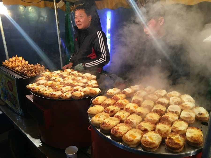 10 Street Food Korea Selatan Yang Wajib Kamu Cicipi di Myeongdong