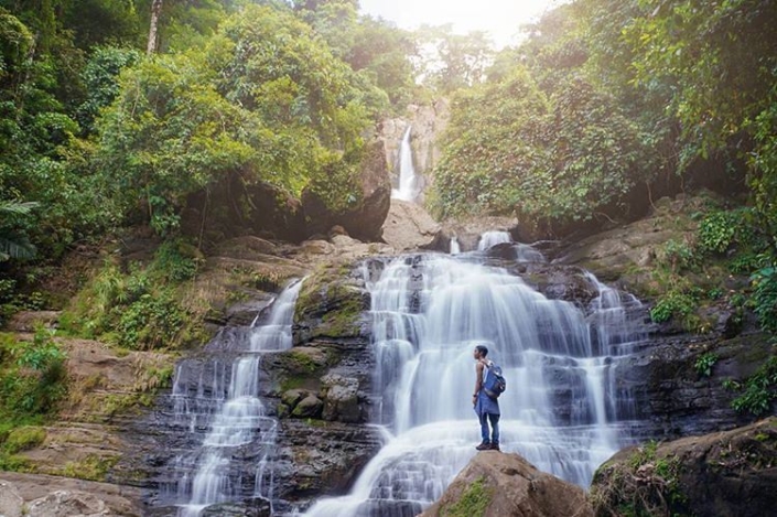 Berburu Foto Wisata Alam di 4 Air Terjun Barru Sulawesi