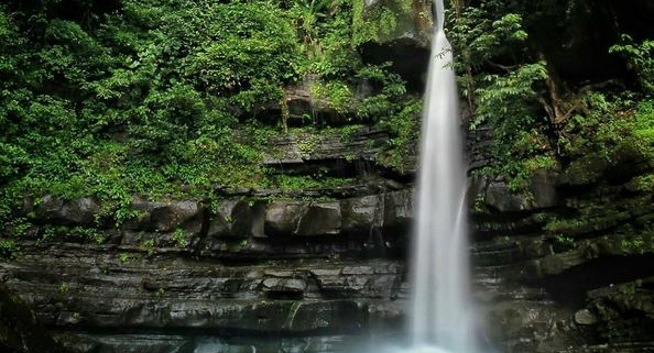 Berburu Foto Wisata Alam di 4 Air Terjun Barru Sulawesi Selatan