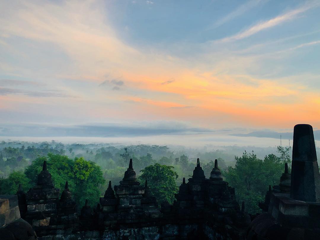 Bingung Bulan Madu Dimana ? 10 Destinasi Wisata Romantis Indonesia