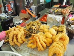 10 Street Food Korea Selatan Yang Wajib Kamu Cicipi di Myeongdong