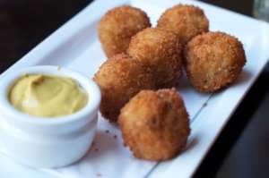Lezatnya 10 Kuliner Halal Khas Belanda Yang Wajib Di Cicipi