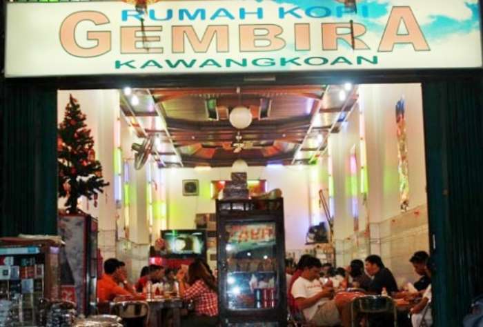 7 Destinasi Wisata Kuliner Khas Manado Terpopuler Yang Wajib Kamu Cicipi