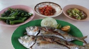 7 Destinasi Wisata Kuliner Khas Manado Terpopuler Yang Wajib Kamu Cicipi