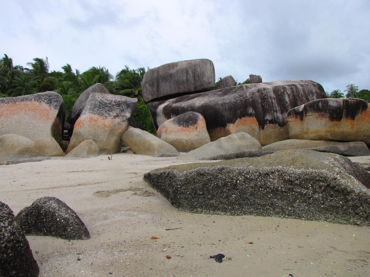 5 Destinasi Wisata Pantai Pasir Putih Pulau Bangka Yang Memanjakan Mata