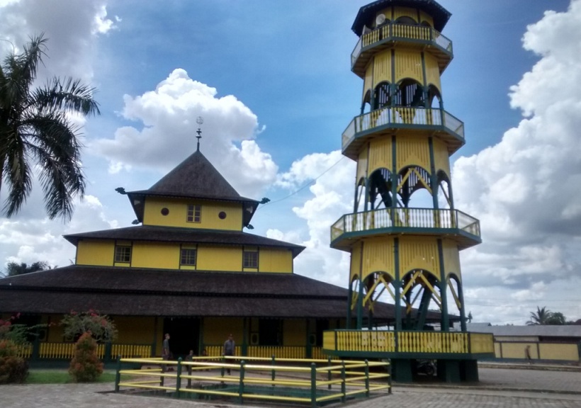 7 Wisata Religi Kalimantan Yang Bisa Kalian Kunjungi Saat Liburan Lebaran 3