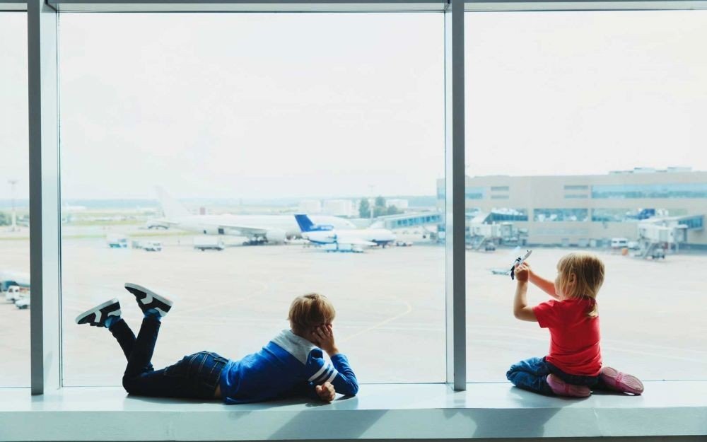 10 Tips Travellinge Naik Pesawat Bersama Anak Agar Tidak Rewel 5