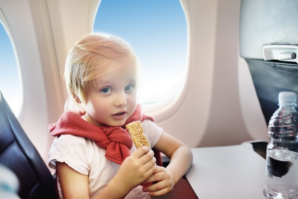 10 Tips Travellinge Naik Pesawat Bersama Anak Agar Tidak Rewel 7