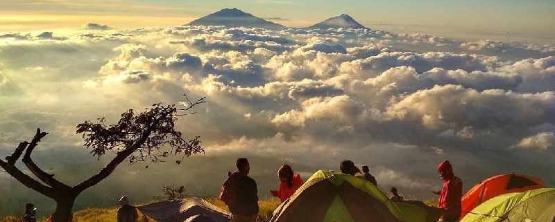 10 Gunung Tertinggi Di Indonesia Yang Cocok Untuk Pecinta Wisata Alam 3