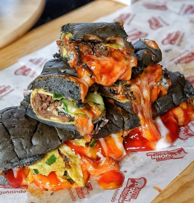 5 Roti Charcoal Yang Sedang Hits Dan Populer Di Jakarta