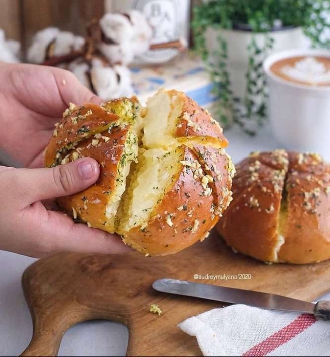 Mencoba 5 Korean Garlic Bread Yang Sedang Populer Di Jakarta