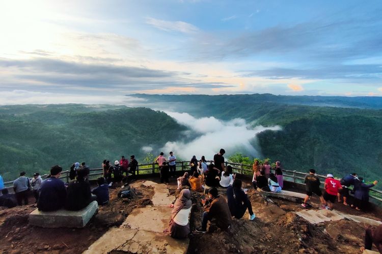 Paket Wisata Negeri Diatas Awan