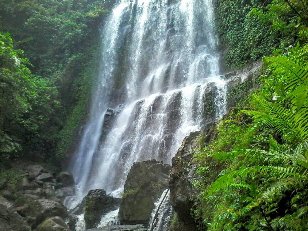 5 Wisata Air Terjun Cilacap Yang Memiliki Pemandangan Paling Eksotis