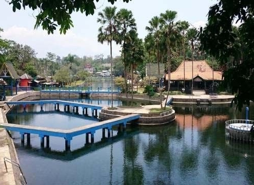 7 Lokasi Wisata Pemandian Malang Yang Alami dan Segar