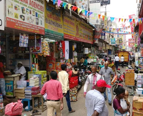 Berburu Barang Antik Di 5 Flea Market Terpopuler Di India