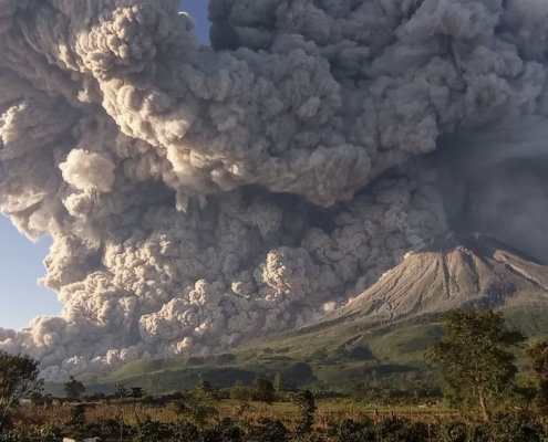 Bahaya ! Gunung Sinabung Kembali Erupsi, 40 Desa Terancam Tertutup Abu Vulkanik