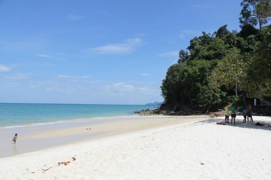 5 Destinasi Wisata Pantai Langkawi Tersembunyi Dan Teridah Di Malaysia 2
