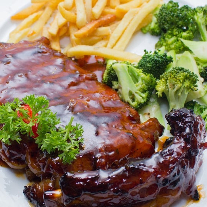 5 Hidangan Kuliner Babi Panggang Paling Lezat Di Restoran Bipang Jakarta 5