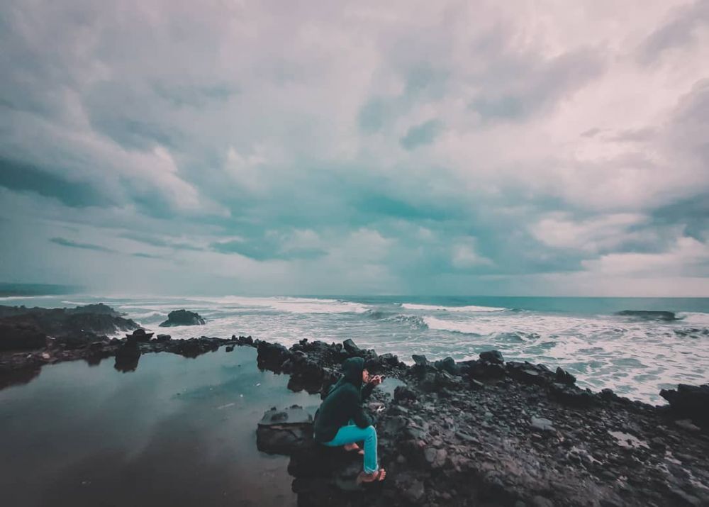 5 Lokasi Wisata Pantai Garut Terpopuler Yang Menghadap Samudera Hindia