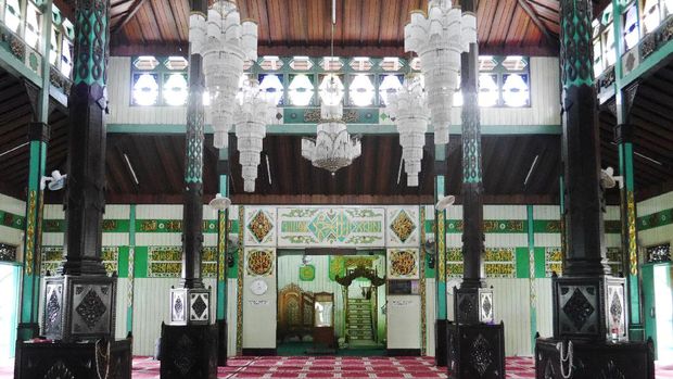 5 Masjid Indah Dan Cantik Yang Bisa Dijadikan Destinasi Wisata Religi 3
