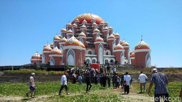 5 Masjid Indah Dan Cantik Yang Bisa Dijadikan Destinasi Wisata Religi