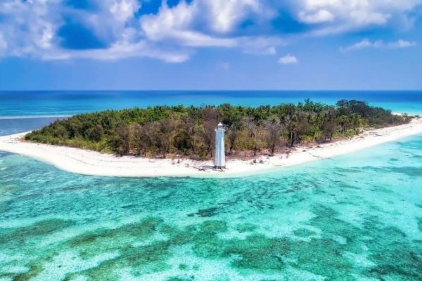 Liburan Di Pulau Terluar Makassar Yang Sepi Manusia